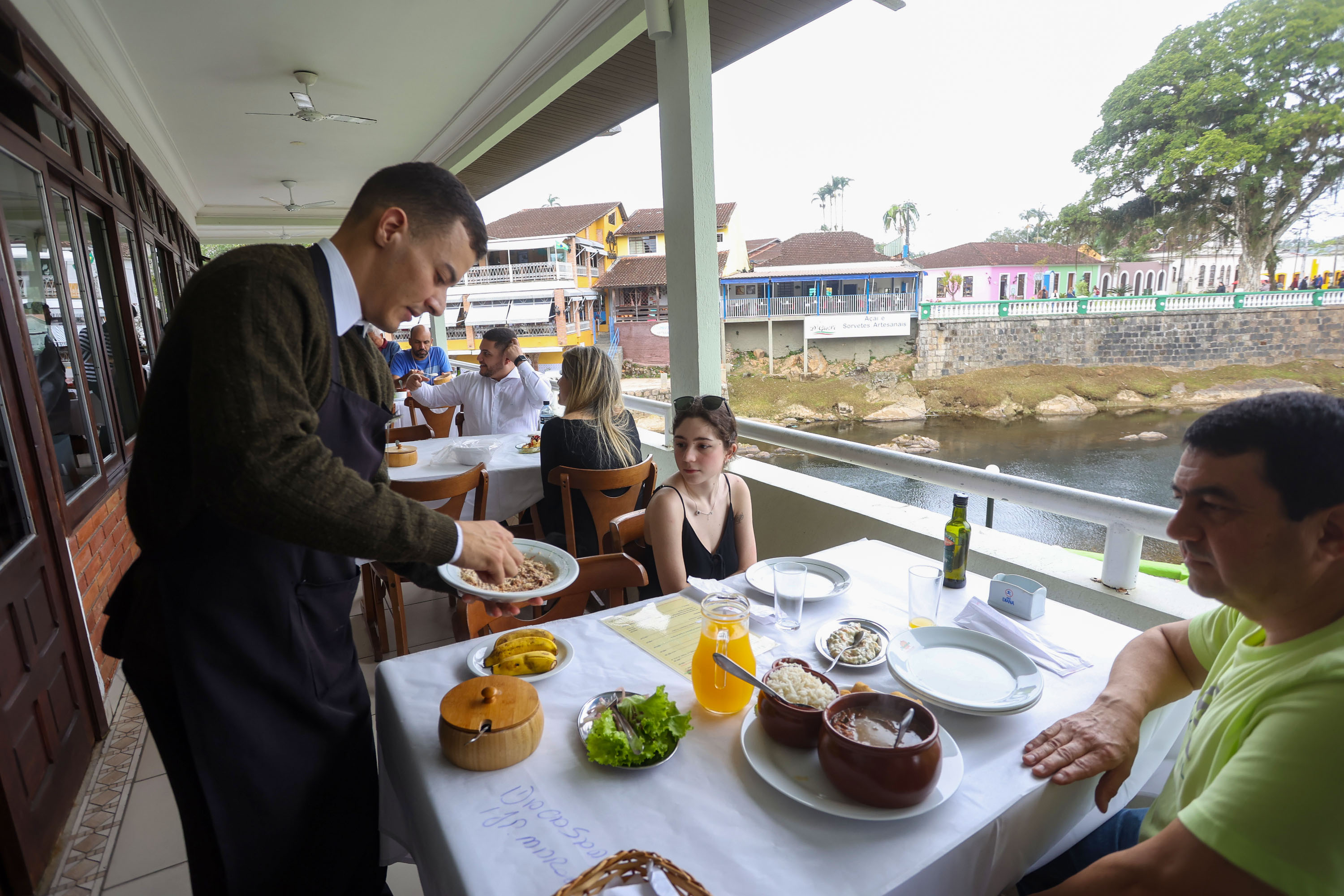 Serviços crescem 11,9% no Paraná em setembro, melhor resultado do Sul e 2º do país. Foto: Gilson Abreu/AEN