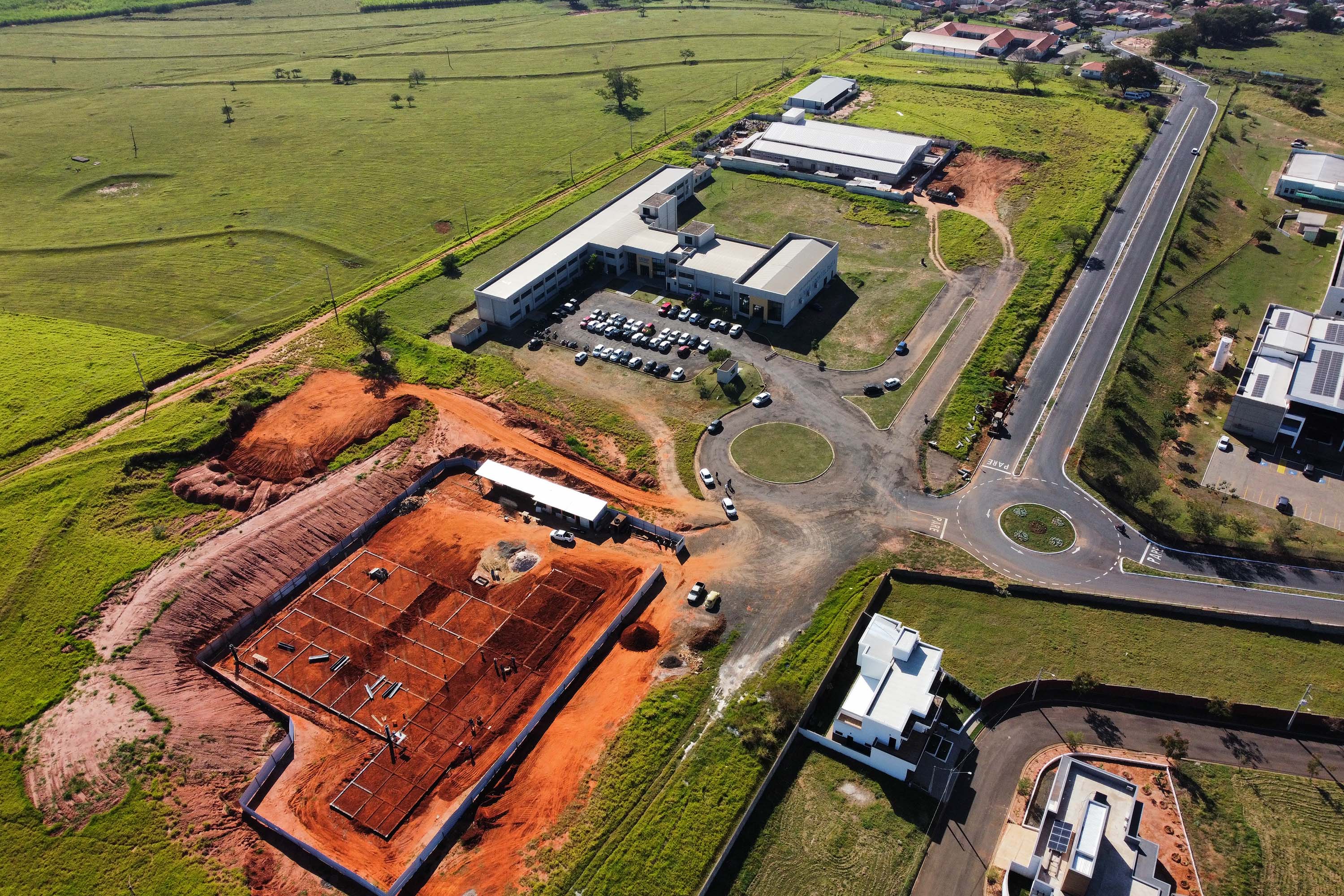 Com apoio do Estado, Jacarezinho alcança R$ 1 bilhão em investimentos privados