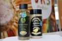 Missão comercial da Invest Paraná ao Canadá em maio vai levar produtos típicos paranaenses - como chá mate, bala de banana e farinha de pinhão - feitos por pequenos produtores do programa Vocações Regionais Sustentáveis (VRS). Intenção é abrir mercado de exportação para os pequenos produtores que participam do programa, que tem como objetivo fortalecer a produção a partir da criação de marcas regionais. 
