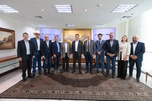 A EuroChem investiu mais de R$ 40 milhões para reativar uma fábrica de fertilizantes em Paranaguá. A unidade poderá produzir 600 mil toneladas de fertilizantes por ano, gerando cerca de 250 empregos diretos. 