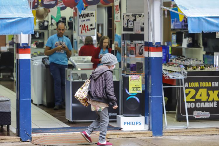 Comércio paranaense acumula alta de 2,4% nas vendas no 1º quadrimestre de 2025