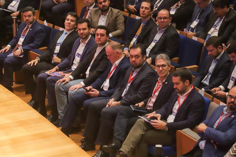 Governadores do Sul e Sudeste solicitam à União adiamento da redução tarifária para veículos eletrificados