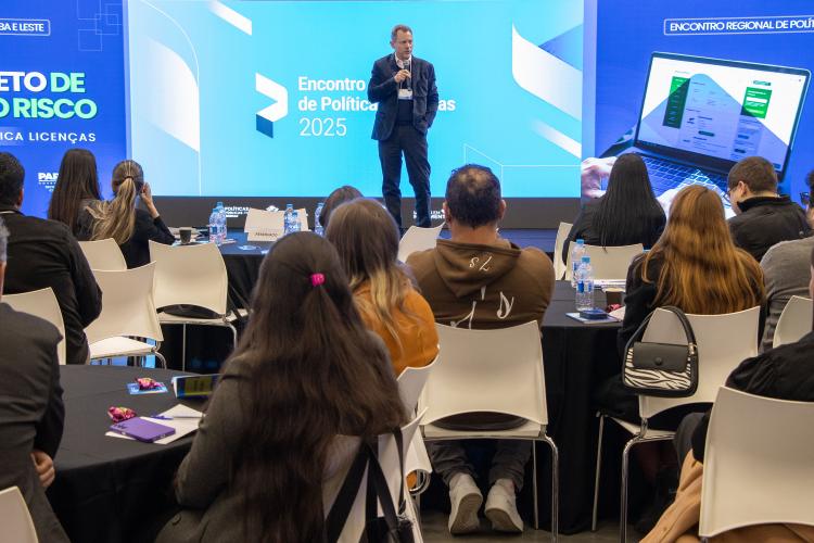 Gestores conhecem atualizações que estão modernizando a abertura de empresas no Paraná