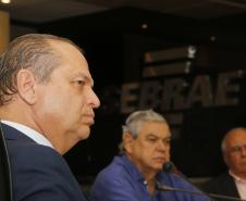 Secretário da Indústria, Comércio e Serviços Ricardo Barros em reunião do Conselho do Sebrae na segunda-feira (20). Na oportunidade, o secretário levou a proposta do governador Ratinho Jr para que o Estado e prefeituras façam mais compras das micro e pequenas empresas do próprio estado. Foto: Jonas Oliveira/SEIC