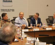 Reunião no Gabinete de Gestão e Informação (GGI) sobre o programa Descomplica Paraná. Foto: Roberto Dziura Jr/AEN