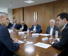 Electrolux anuncia investimento de R$ 700 milhões para a instalação de uma fábrica totalmente sustentável em São José dos Pinhais, na Região Metropolitana de Curitiba. O governador Carlos Massa Ratinho Junior, e o presidente da Electrolux América Latina, Leandro Jasiocha, assinaram o protocolo de intenções que inclui o projeto no programa de incentivos fiscais do Estado. 