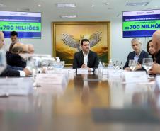 Electrolux anuncia investimento de R$ 700 milhões para a instalação de uma fábrica totalmente sustentável em São José dos Pinhais, na Região Metropolitana de Curitiba. O governador Carlos Massa Ratinho Junior, e o presidente da Electrolux América Latina, Leandro Jasiocha, assinaram o protocolo de intenções que inclui o projeto no programa de incentivos fiscais do Estado. 