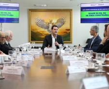 Electrolux anuncia investimento de R$ 700 milhões para a instalação de uma fábrica totalmente sustentável em São José dos Pinhais, na Região Metropolitana de Curitiba. O governador Carlos Massa Ratinho Junior, e o presidente da Electrolux América Latina, Leandro Jasiocha, assinaram o protocolo de intenções que inclui o projeto no programa de incentivos fiscais do Estado. 