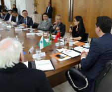 Paraná recebe grupos empresariais da China interessados em novos negócios
