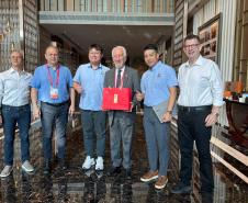 Missão paranaense conhece maior fabricante de pneus pesados da China e prospecta investimentos