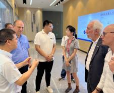 Missão paranaense conhece maior fabricante de pneus pesados da China e prospecta investimentos