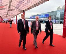 Comitiva liderada pelo vice-governador Darci Piana iniciou os trabalhos pela participação na Feira Internacional de Investimento e Comércio da China, na cidade de Xiamen, com o objetivo de estabelecer negociações bilaterais e atrair investimentos para o Estado