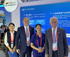 Comitiva liderada pelo vice-governador Darci Piana iniciou os trabalhos pela participação na Feira Internacional de Investimento e Comércio da China, na cidade de Xiamen, com o objetivo de estabelecer negociações bilaterais e atrair investimentos para o Estado