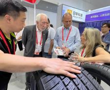 A missão paranaense liderada pelo vice-governador Darci Piana chegou neste domingo (10) à metade da viagem internacional de seis dias de negócios na China. Durante o dia, a comitiva visitou diversos estandes da Feira Internacional de Investimentos e Comércio da China (CIFIT), na cidade de Xiamen