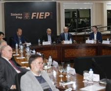Estado apresenta plano para a indústria à nova diretoria da Fiep