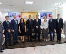 Governador Ratinho Junior recebe novo embaixador da Itália no Brasil