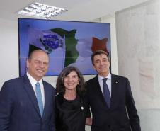 Governador Ratinho Junior recebe novo embaixador da Itália no Brasil