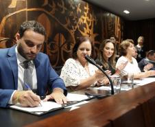 Em parceria com cartórios, Paraná acelera regularização de barracões industriais