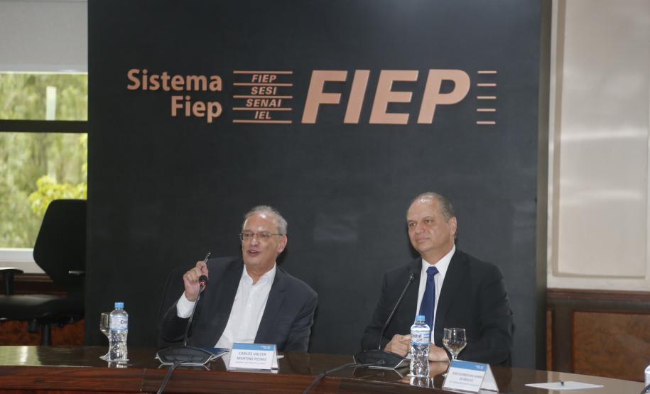 Visita do secretário da Indústria, Comércio e Serviços, Ricardo Barros, ao presidente da Fiep, Carlos Valter Matins Pedro.