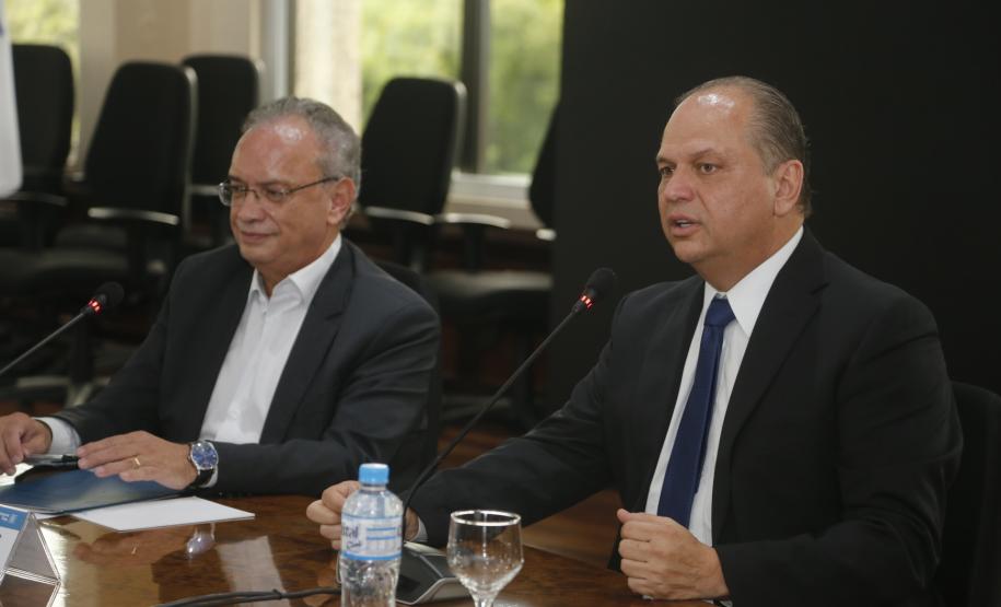 Visita do secretário da Indústria, Comércio e Serviços, Ricardo Barros, ao presidente da Fiep, Carlos Valter Matins Pedro.