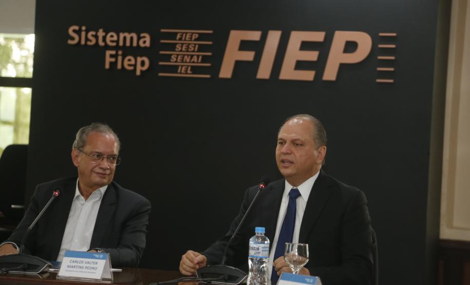 Visita do secretário da Indústria, Comércio e Serviços, Ricardo Barros, ao presidente da Fiep, Carlos Valter Matins Pedro.