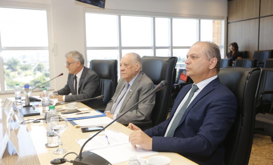 Secretário da Indústria, Comércio e Serviços Ricardo Barros em reunião do Conselho do Sebrae na segunda-feira (20). Na oportunidade, o secretário levou a proposta do governador Ratinho Jr para que o Estado e prefeituras façam mais compras das micro e pequenas empresas do próprio estado. Foto: Jonas Oliveira/SEIC