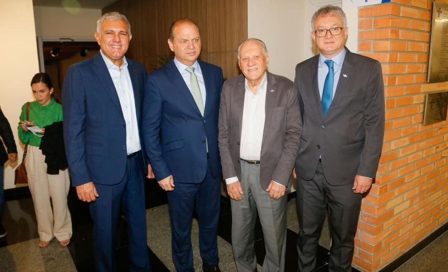 Secretário estadual da Indústria, Comércio e Serviços, Ricardo Barros, participa no Sebrae do encontro dos Comitês Técnicos do Fórum Permanente das Micro e Empresas de Pequeno Porte do Estado do Paraná (Fopeme). O encontro vai formular propostas a serem encaminhadas ao Congresso Nacional de melhorias para o ambiente de negócios das micro e pequenas empresas. - Curitiba/Pr, 27/04/2023 - Foto Jonas Oliveira Foto: Jonas Oliveira/SEIC