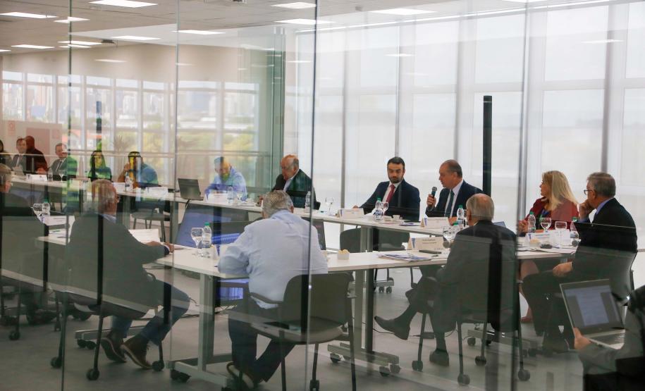 Secretário estadual de Indústria, Comércio e Serviços, Ricardo Barros, toma posse no assento do Governo do Paraná no Conselho Deliberativo do Sebrae-PR. Foto: Seic