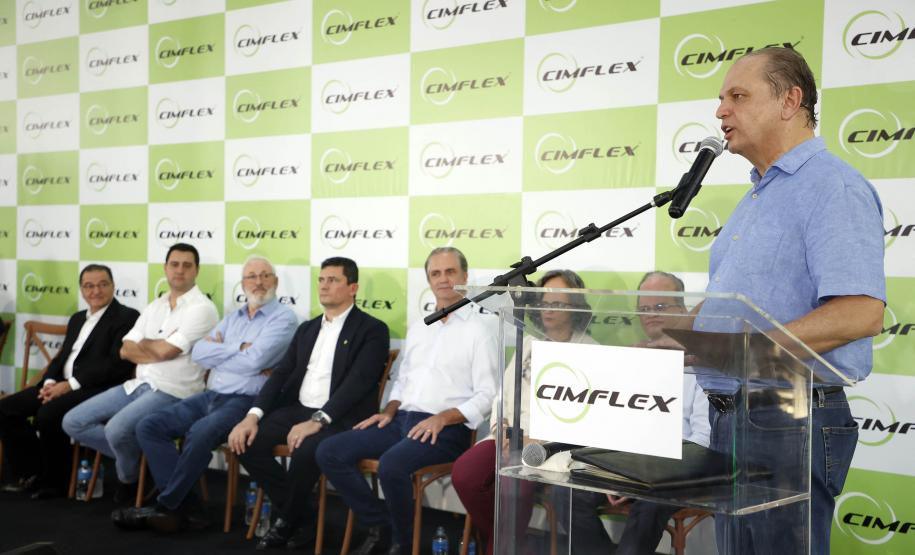 Governador Carlos Massa Ratinho Junior e o secretário de Indústria, Comércio e Serviços, Ricardo Barros,  na inauguração da nova planta industrial da Cimflex, em Maringá.