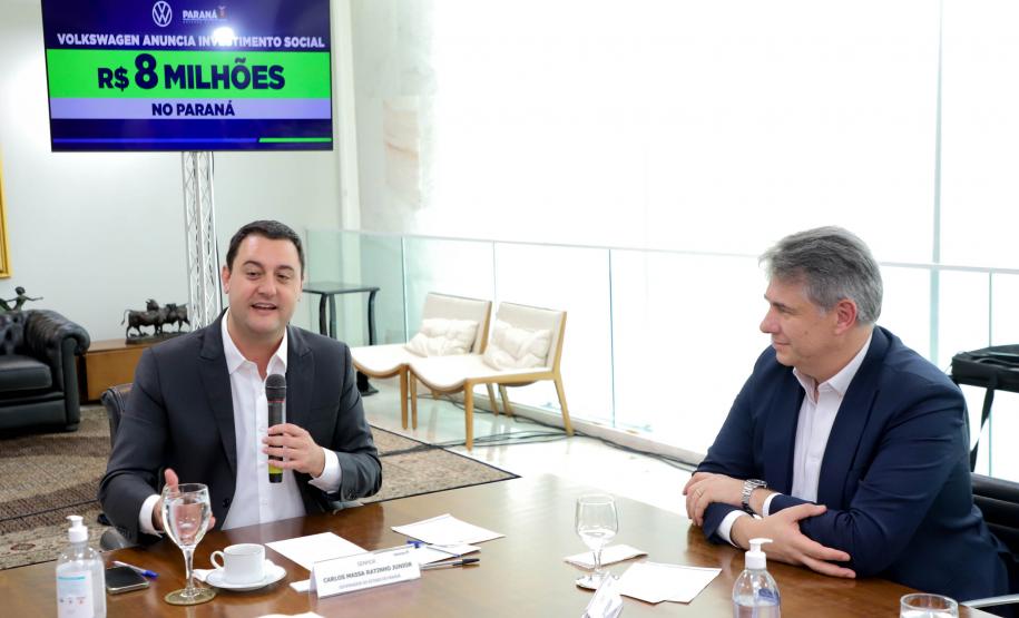 A Volkswagen do Brasil anunciou nesta segunda-feira (17) um investimento de R$ 8 milhões em projetos sociais no Paraná, durante um encontro com o governador Carlos Massa Ratinho Junior no Palácio Iguaçu, que contou com autoridades da empresa e do Estado. Foto: Ari Dias/AEN