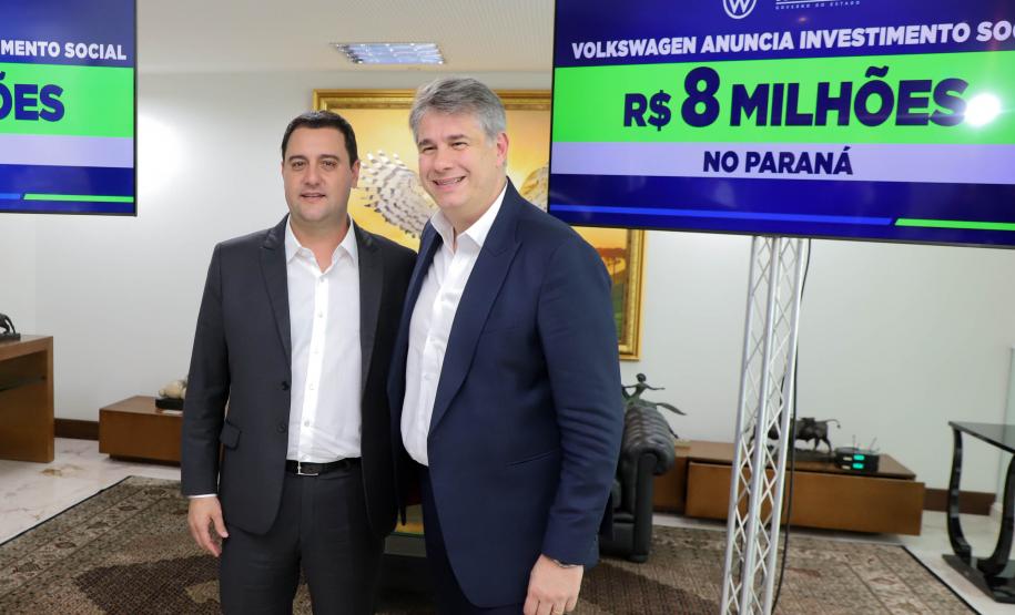A Volkswagen do Brasil anunciou nesta segunda-feira (17) um investimento de R$ 8 milhões em projetos sociais no Paraná, durante um encontro com o governador Carlos Massa Ratinho Junior no Palácio Iguaçu, que contou com autoridades da empresa e do Estado. Foto: Ari Dias/AEN