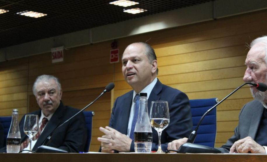 Seic apresenta plano de internacionalização do PR ao corpo consular