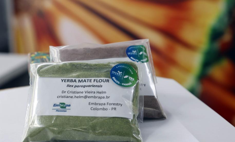 Missão comercial da Invest Paraná ao Canadá em maio vai levar produtos típicos paranaenses - como chá mate, bala de banana e farinha de pinhão - feitos por pequenos produtores do programa Vocações Regionais Sustentáveis (VRS). Intenção é abrir mercado de exportação para os pequenos produtores que participam do programa, que tem como objetivo fortalecer a produção a partir da criação de marcas regionais.