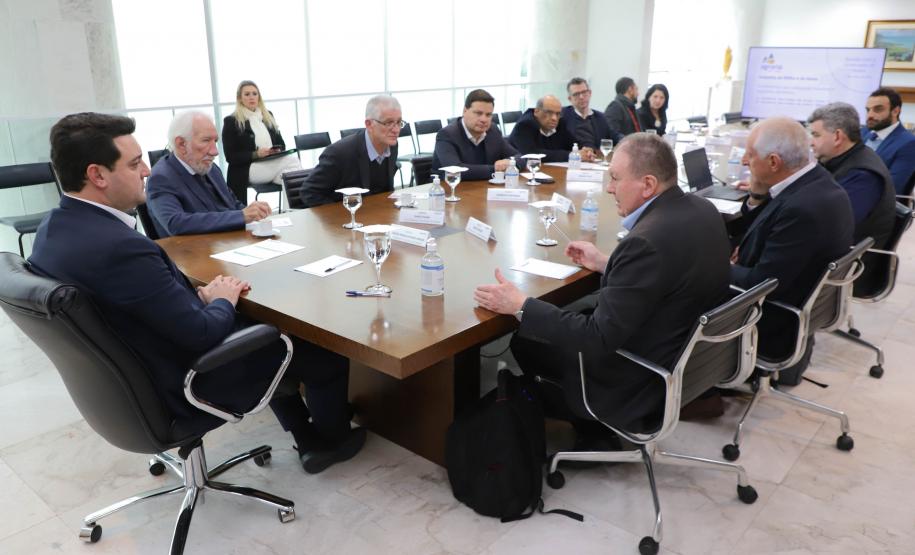 Reunião do governador Ratinho Jr com a Cooperativa Agrária para anunciar investimento de R$ 500 milhões em nova maltaria em Guarapuava