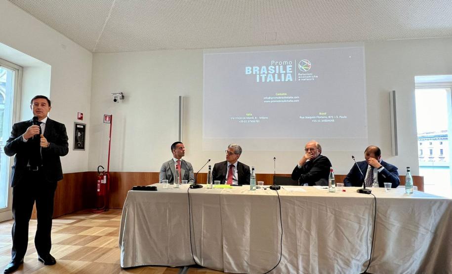 Invest Paraná prospecta negócios em missão na Itália