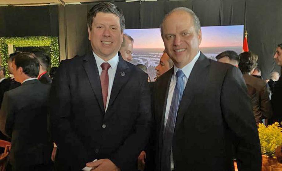 Comitiva do Paraná participa da posse do presidente do Paraguai para estreitar ainda mais relação bilateral