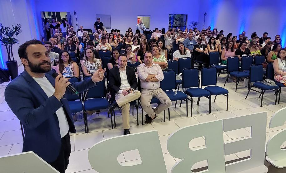 Técnicos do Estado orientam gestores municipais em Maringá sobre Decreto do Baixo Risco