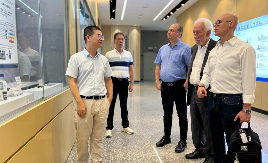 Missão paranaense conhece maior fabricante de pneus pesados da China e prospecta investimentos