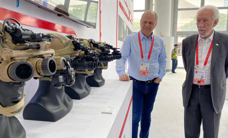 A missão paranaense liderada pelo vice-governador Darci Piana chegou neste domingo (10) à metade da viagem internacional de seis dias de negócios na China. Durante o dia, a comitiva visitou diversos estandes da Feira Internacional de Investimentos e Comércio da China (CIFIT), na cidade de Xiamen