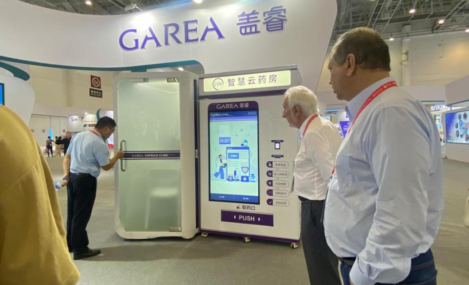 A missão paranaense liderada pelo vice-governador Darci Piana chegou neste domingo (10) à metade da viagem internacional de seis dias de negócios na China. Durante o dia, a comitiva visitou diversos estandes da Feira Internacional de Investimentos e Comércio da China (CIFIT), na cidade de Xiamen