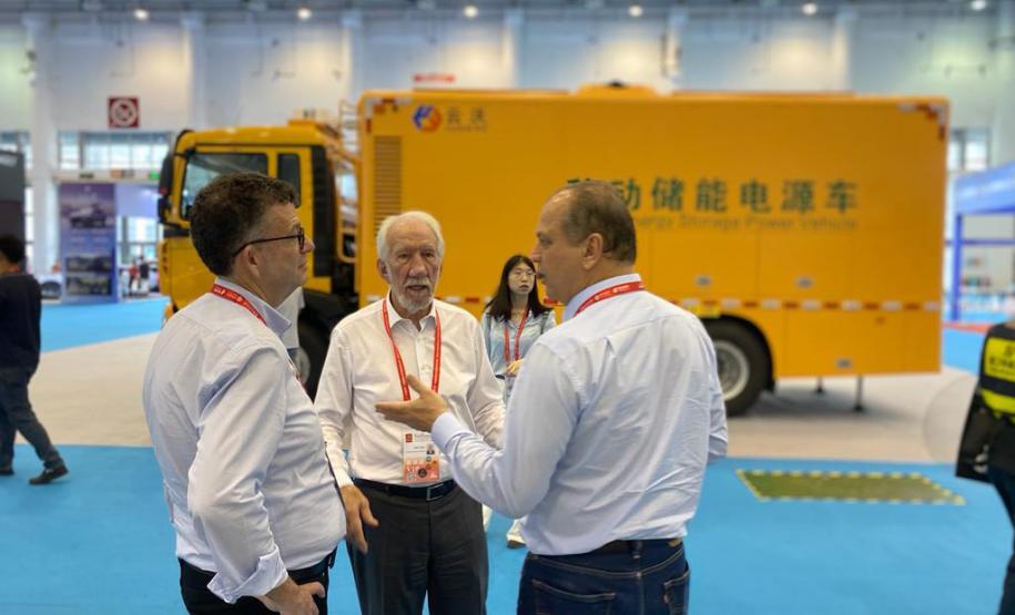 A missão paranaense liderada pelo vice-governador Darci Piana chegou neste domingo (10) à metade da viagem internacional de seis dias de negócios na China. Durante o dia, a comitiva visitou diversos estandes da Feira Internacional de Investimentos e Comércio da China (CIFIT), na cidade de Xiamen