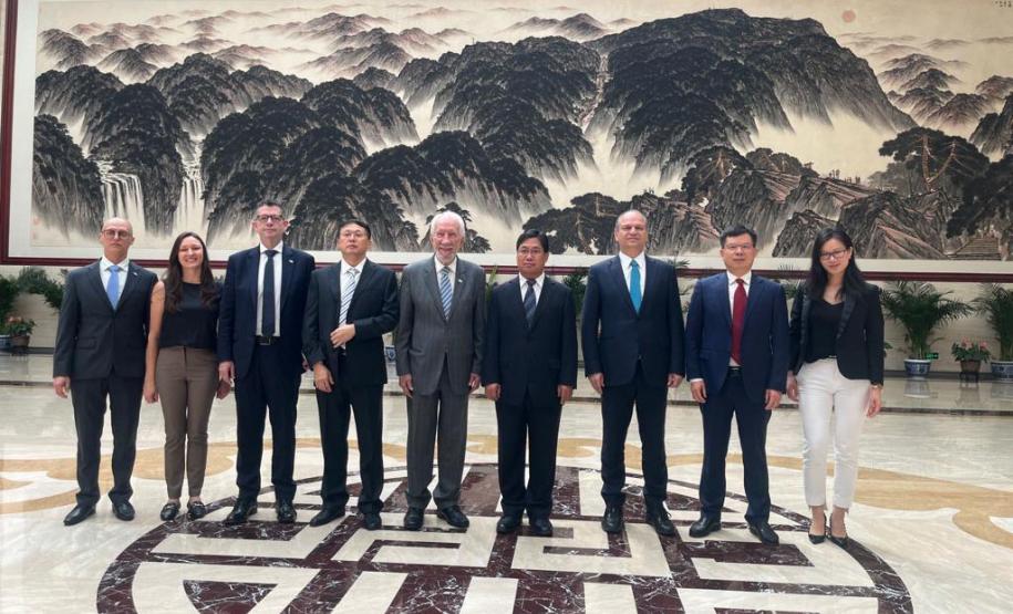 Comitiva paranaense liderada pelo vice-governador Darci Piana na China