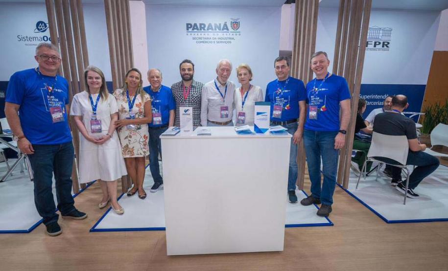 Vice-governador Darci Piana no estande da Seic na Feira do Empreendedor do Sebrae