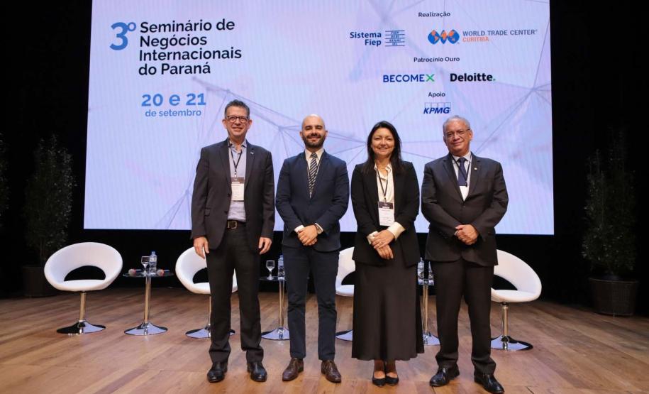 Internacionalização do Paraná é apresentada a empresários em seminário na Fiep
