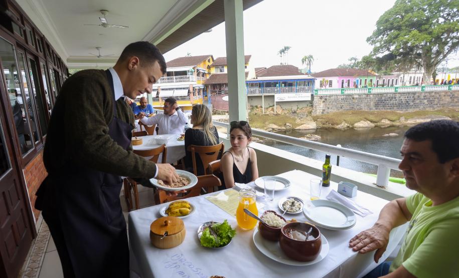 Serviços crescem 11,9% no Paraná em setembro, melhor resultado do Sul e 2º do país. Foto: Gilson Abreu/AEN