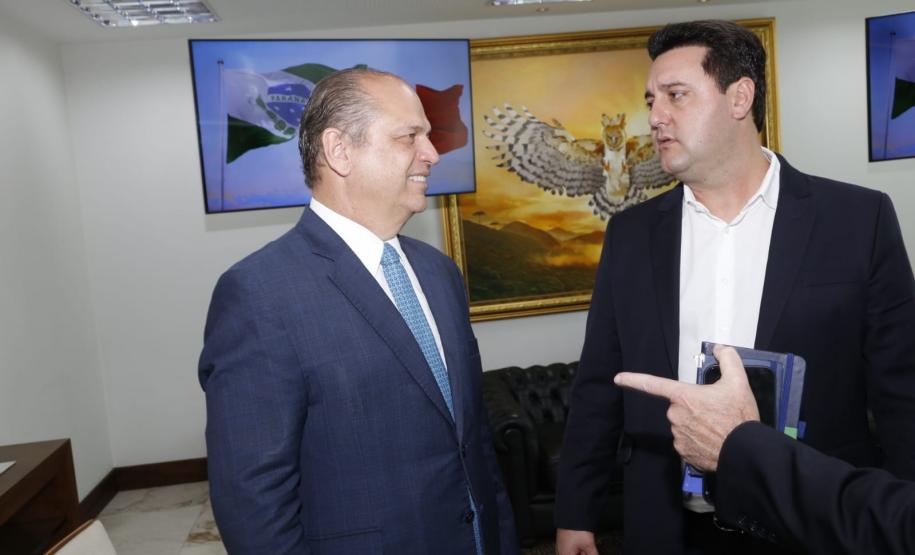 Governador Ratinho Junior recebe novo embaixador da Itália no Brasil