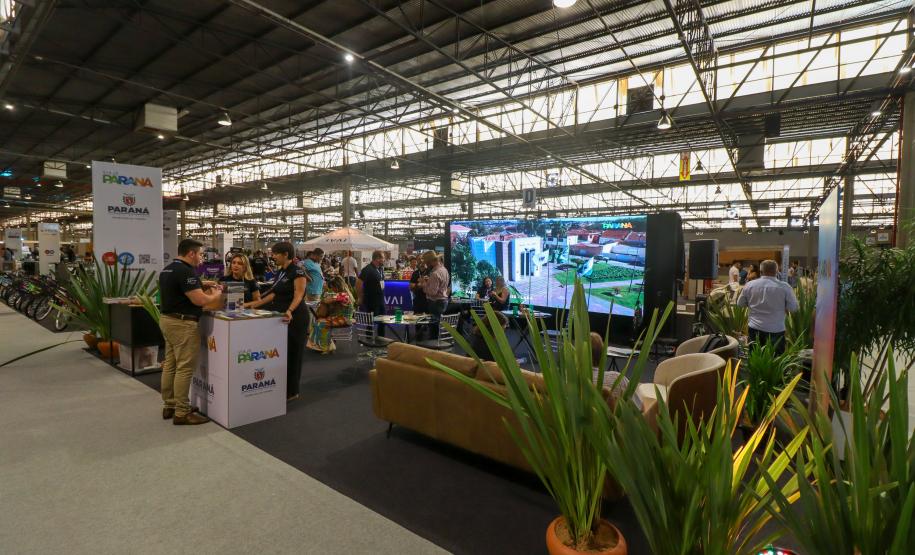 Maior do País, evento moveleiro reúne 160 expositores e espera 17 mil pessoas em Arapongas