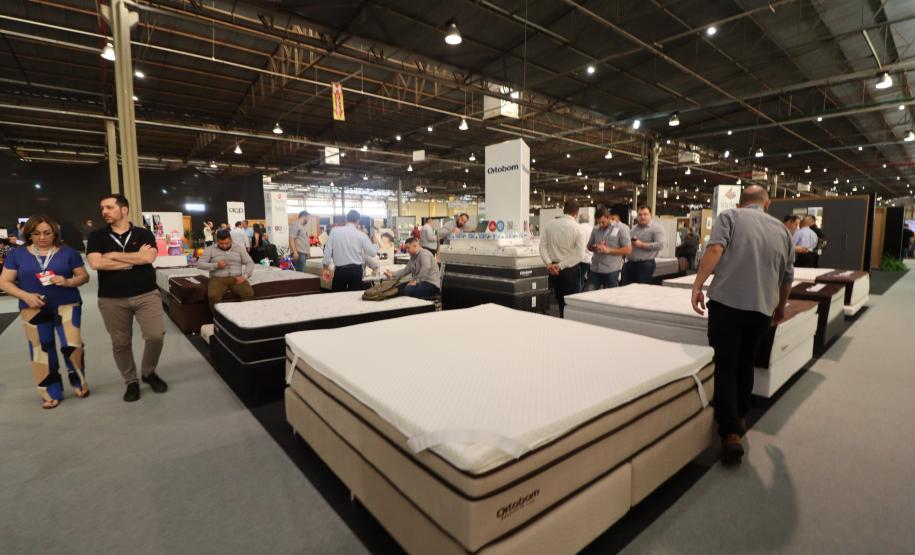 Maior do País, evento moveleiro reúne 160 expositores e espera 17 mil pessoas em Arapongas