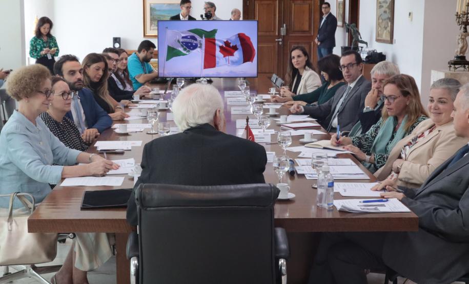 Darci Piana apresenta potenciais econômicos do Paraná à cônsul-geral do Canadá