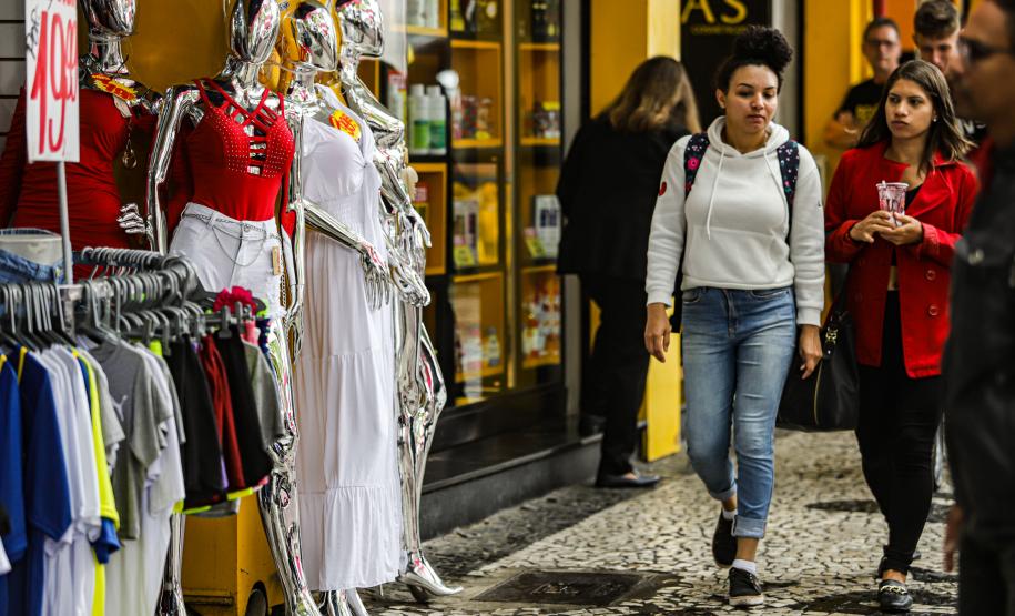 Comércio paranaense cresceu 6,9% nos primeiros meses de 2024, melhor resultado do Sul